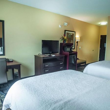 Hampton Inn & Suites Palestine Luaran gambar