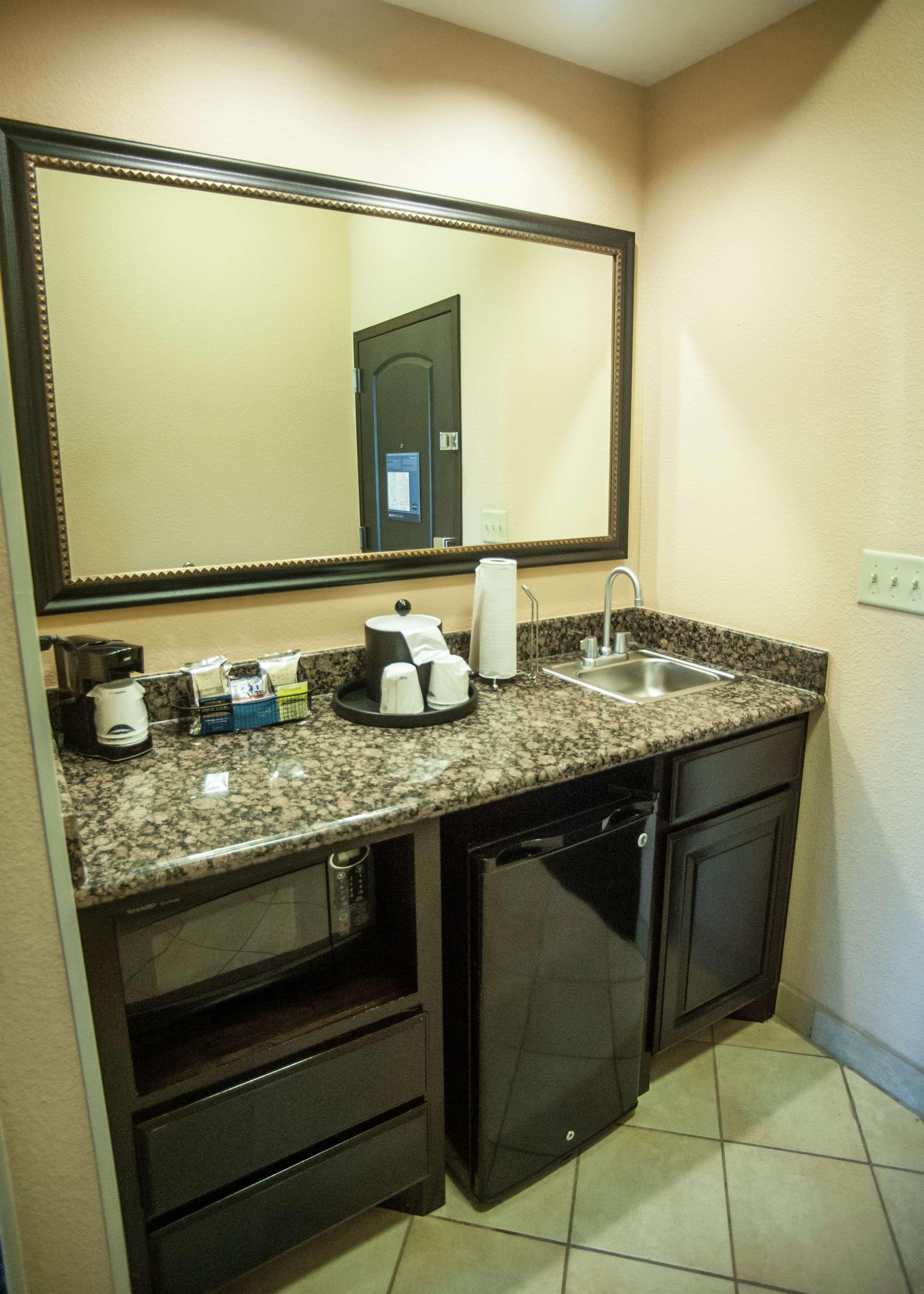 Hampton Inn & Suites Palestine Luaran gambar