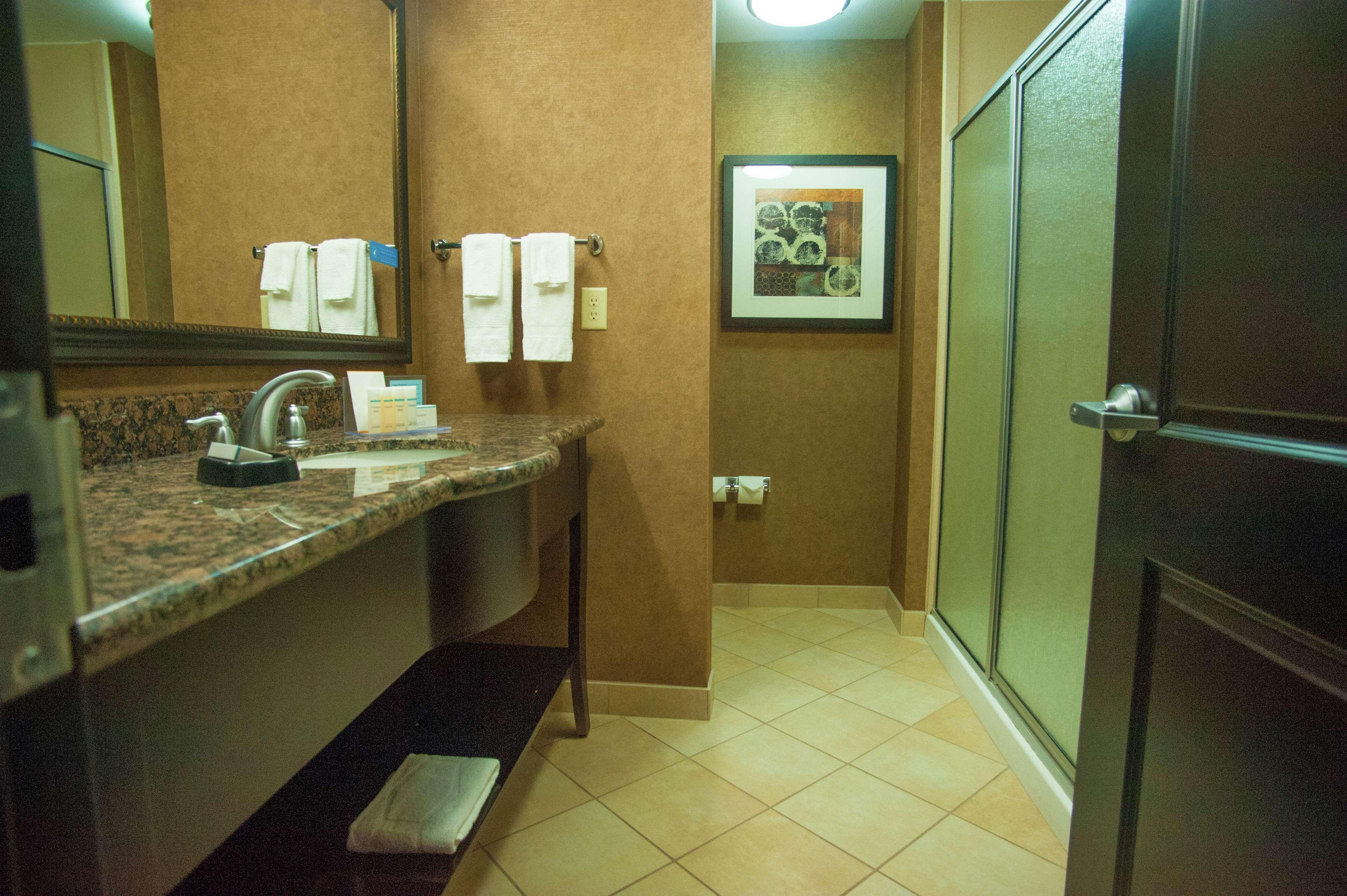 Hampton Inn & Suites Palestine Luaran gambar