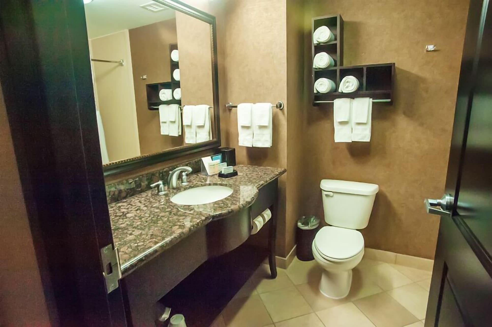 Hampton Inn & Suites Palestine Luaran gambar