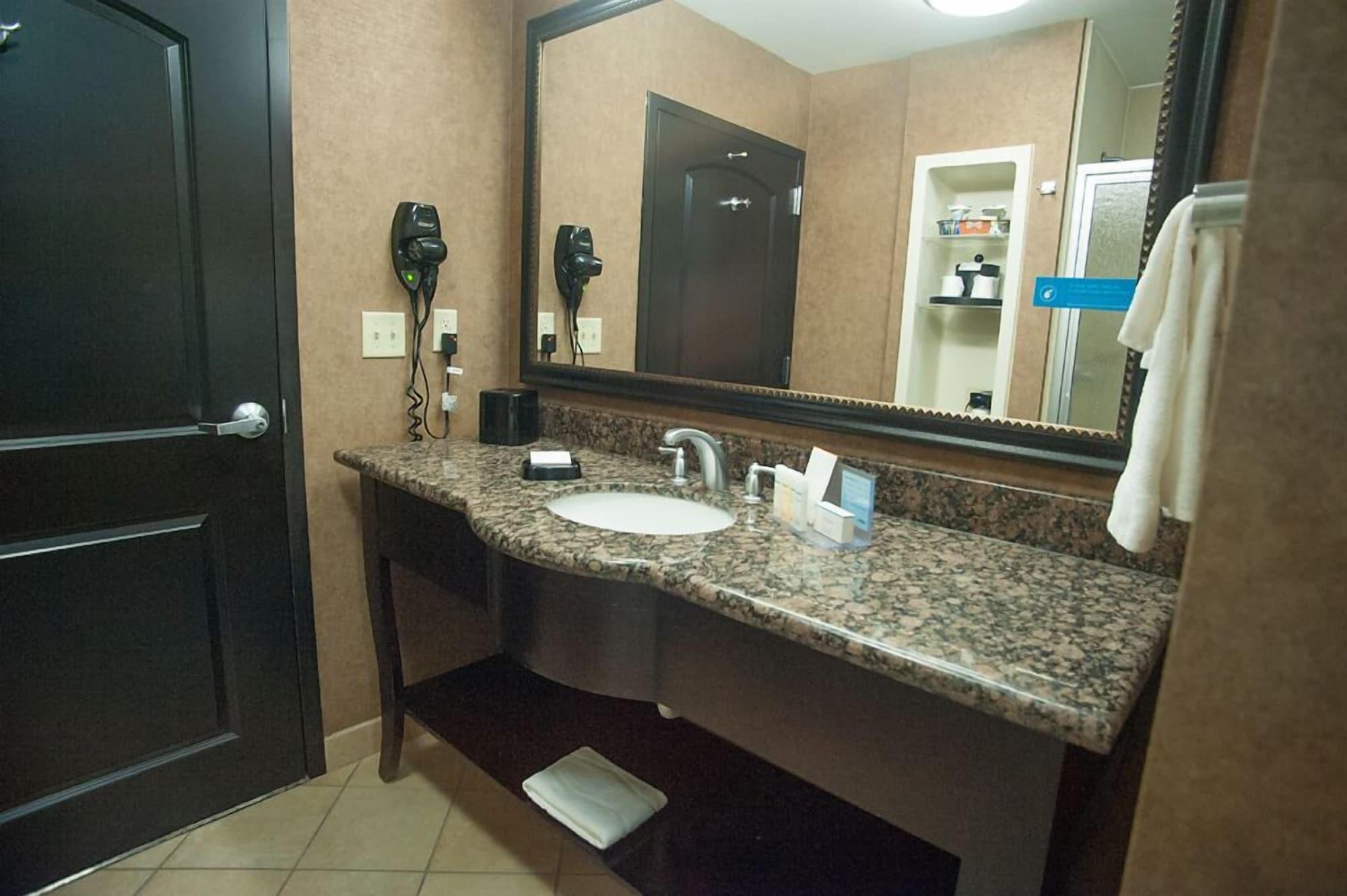 Hampton Inn & Suites Palestine Luaran gambar