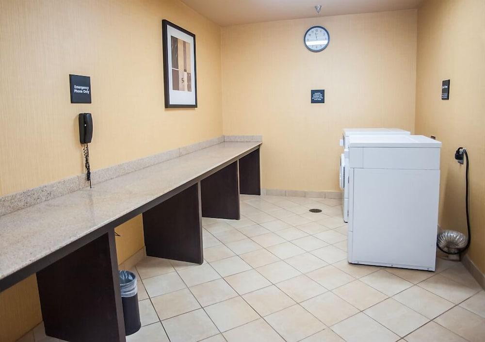 Hampton Inn & Suites Palestine Luaran gambar