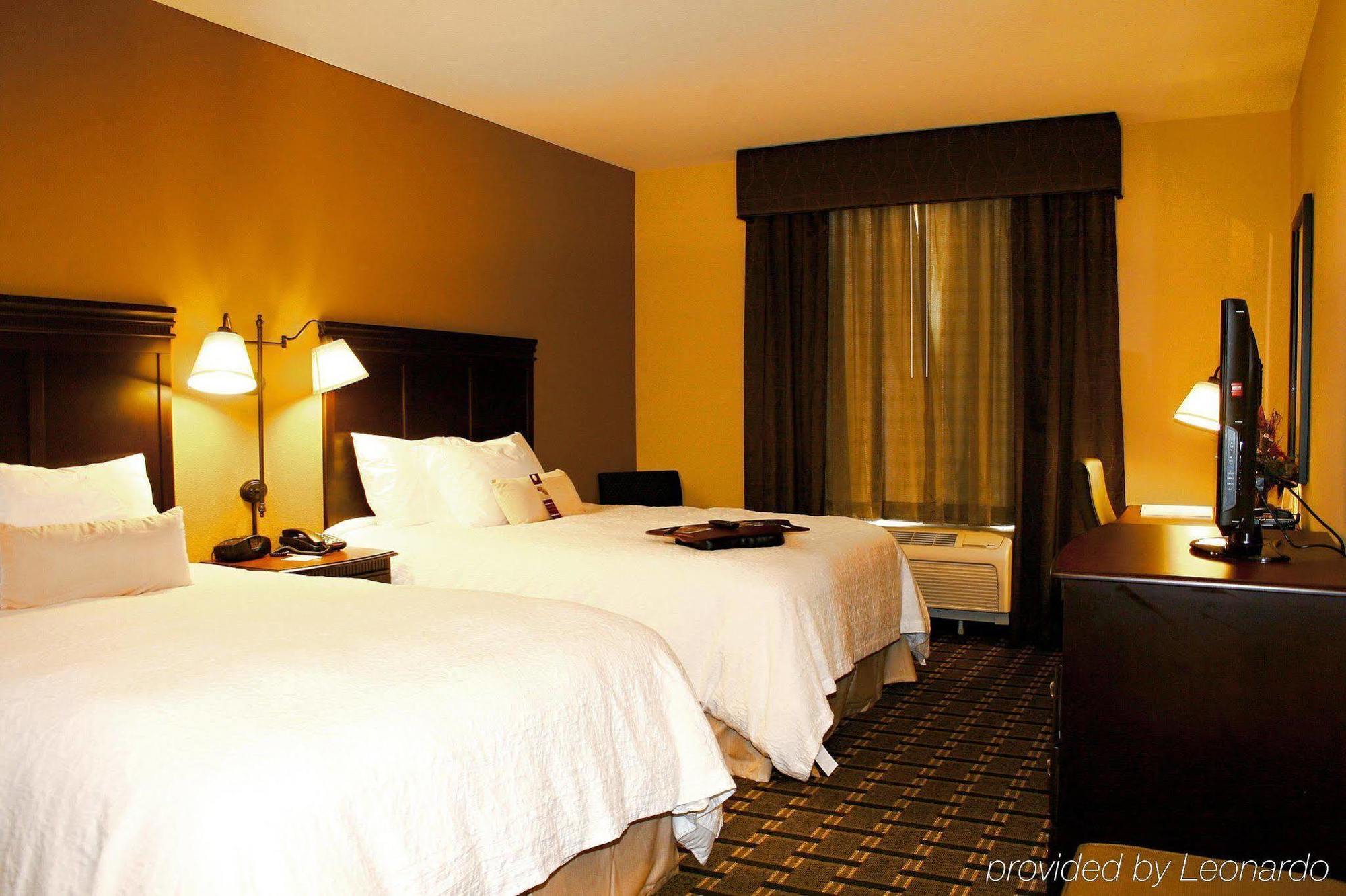 Hampton Inn & Suites Palestine Luaran gambar