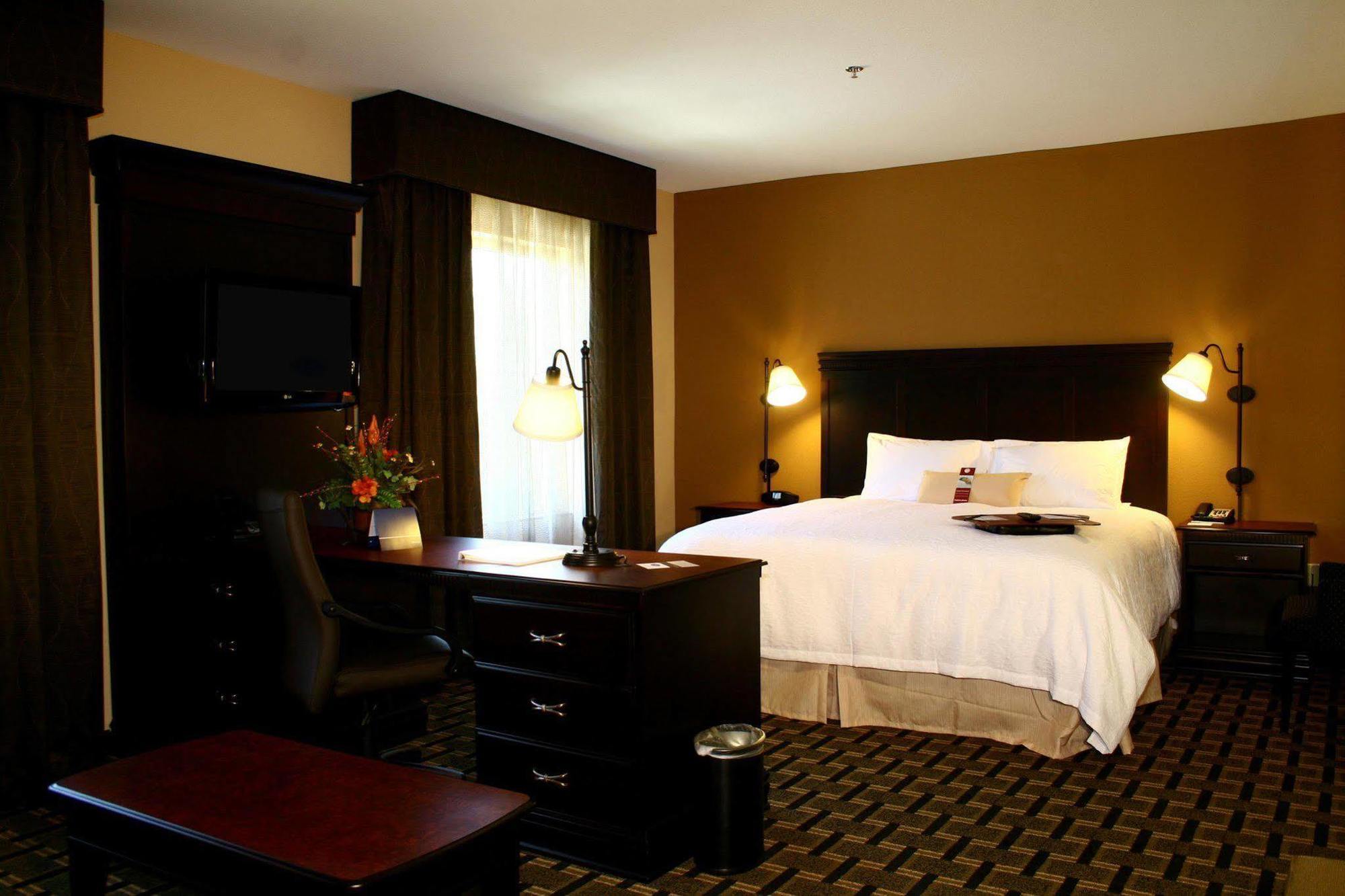 Hampton Inn & Suites Palestine Bilik gambar