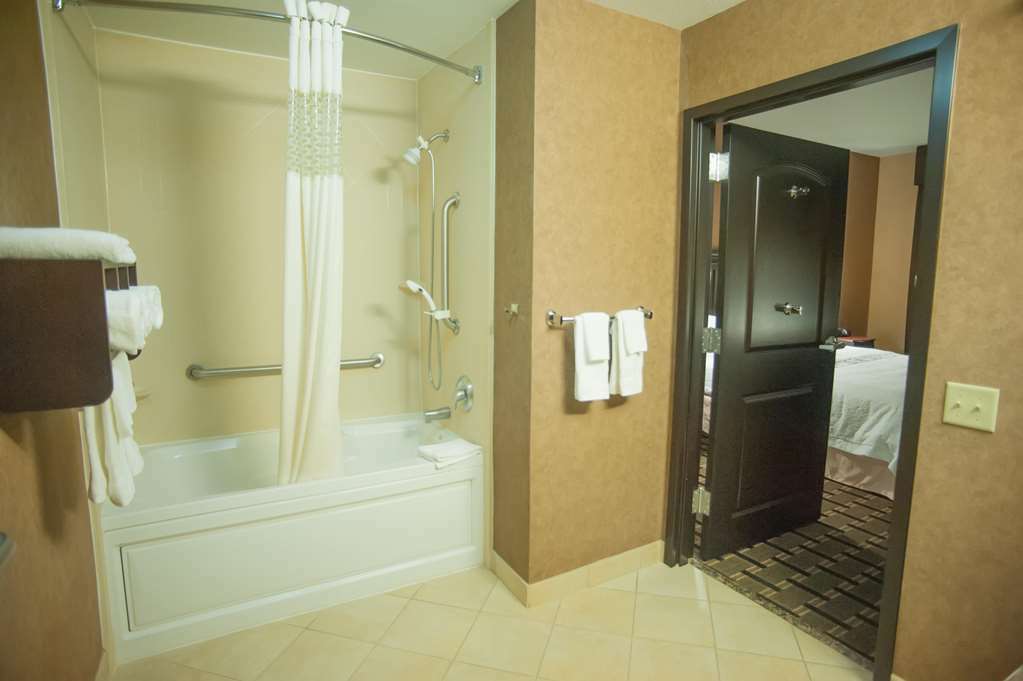 Hampton Inn & Suites Palestine Bilik gambar