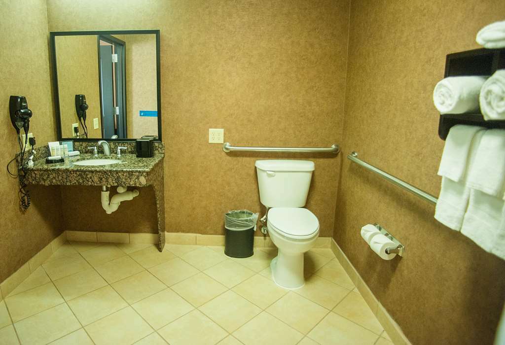 Hampton Inn & Suites Palestine Bilik gambar