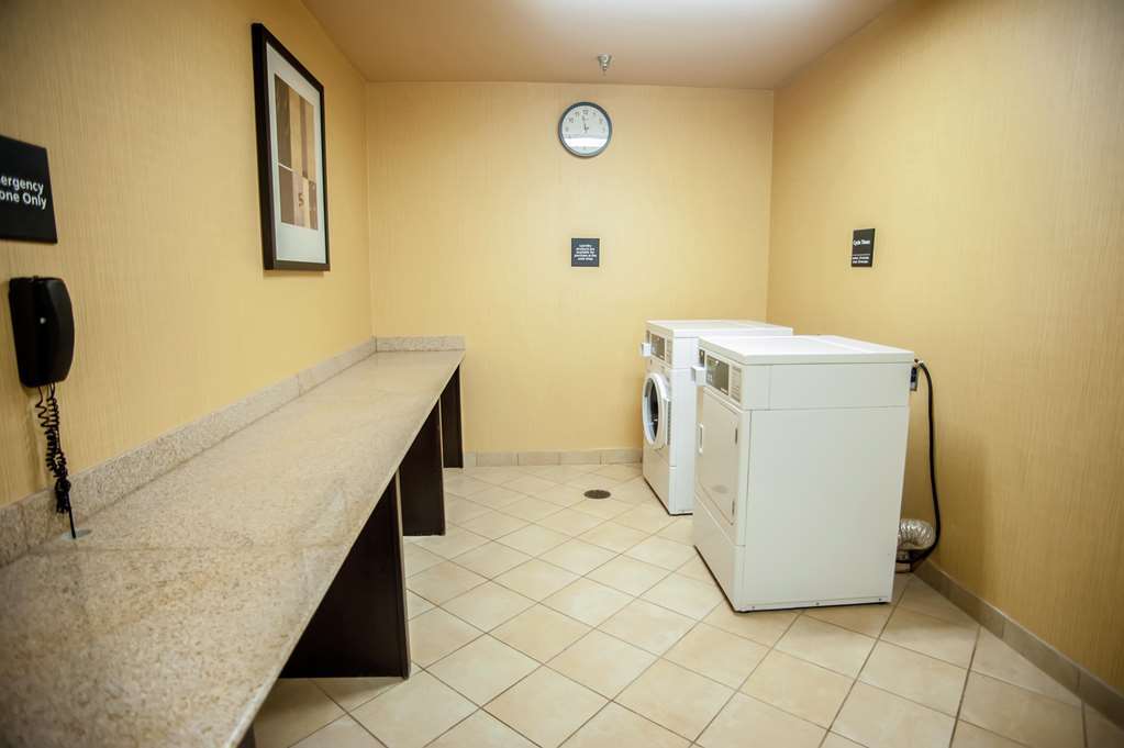 Hampton Inn & Suites Palestine Kemudahan gambar